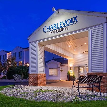 Charlevoix Inn & Suites Surestay Collection By Best Western מראה חיצוני תמונה