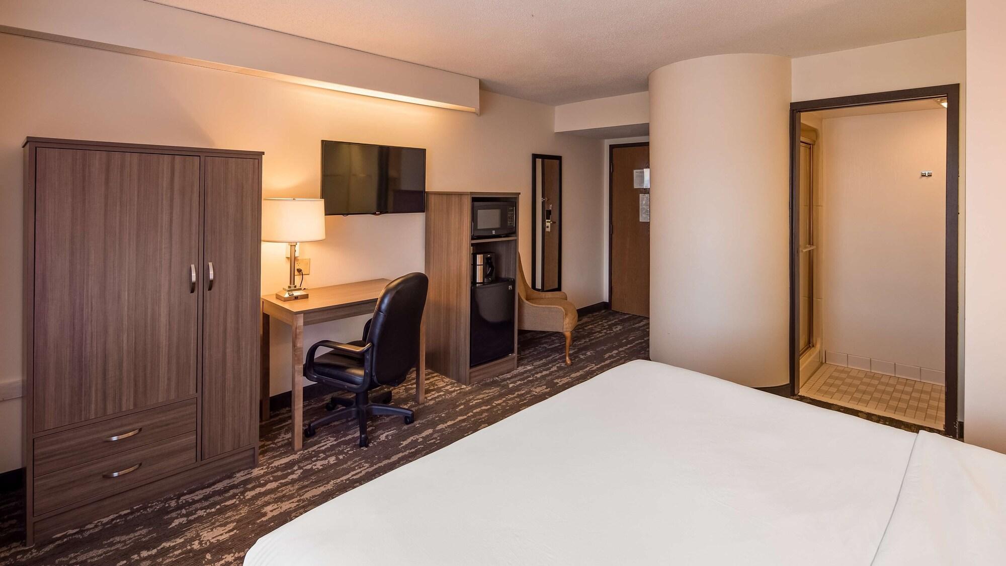Charlevoix Inn & Suites Surestay Collection By Best Western מראה חיצוני תמונה
