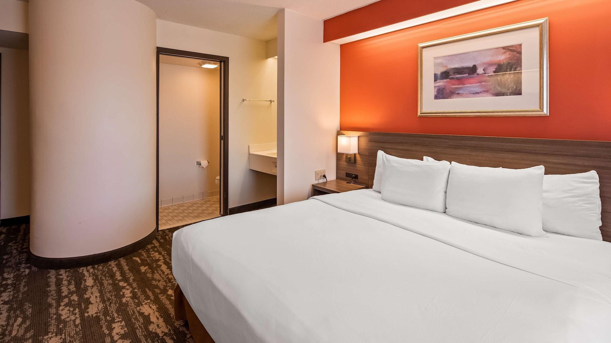 Charlevoix Inn & Suites Surestay Collection By Best Western מראה חיצוני תמונה