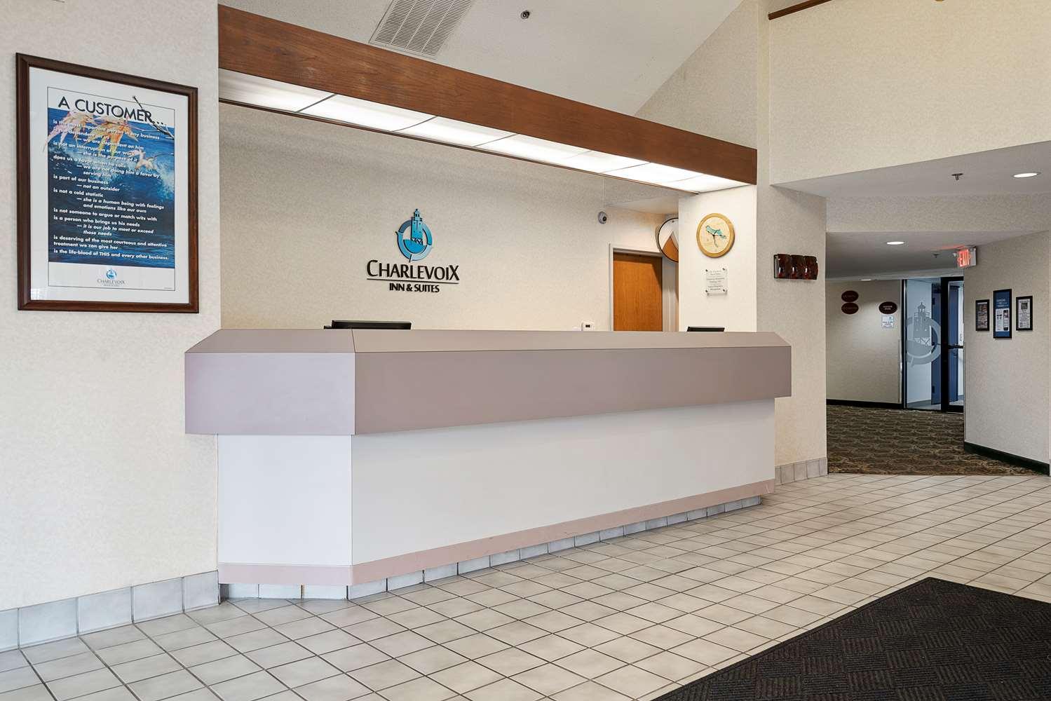 Charlevoix Inn & Suites Surestay Collection By Best Western מראה חיצוני תמונה