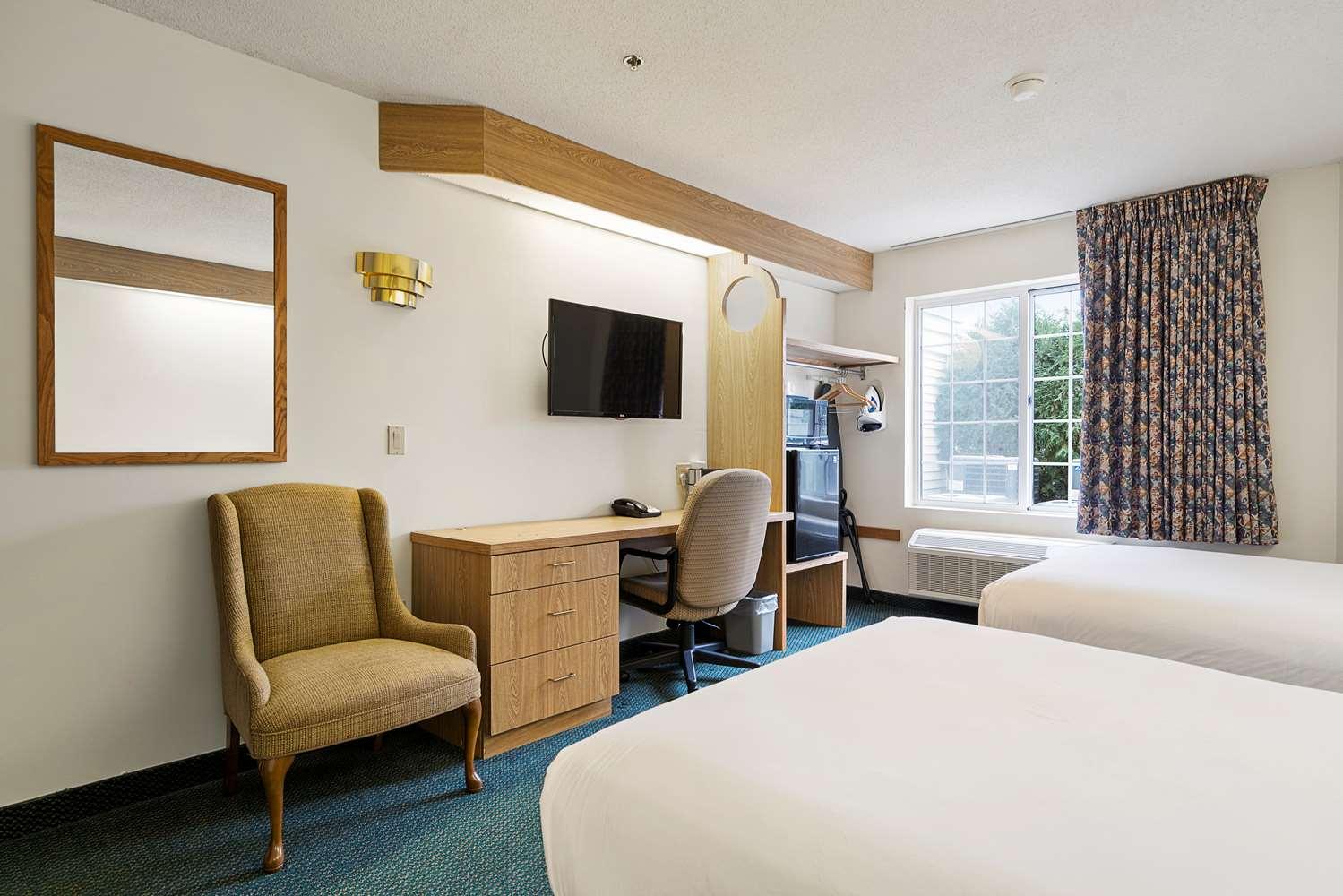 Charlevoix Inn & Suites Surestay Collection By Best Western מראה חיצוני תמונה