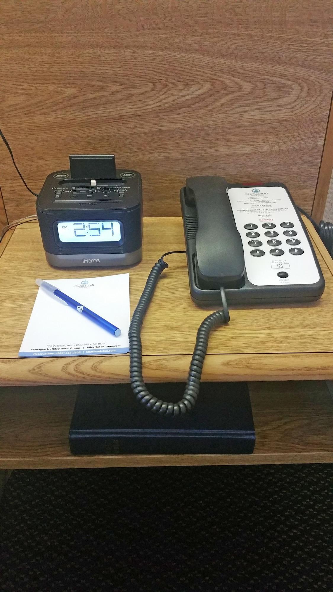 Charlevoix Inn & Suites Surestay Collection By Best Western מראה חיצוני תמונה