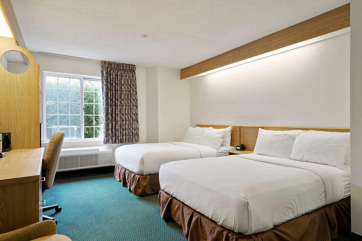 Charlevoix Inn & Suites Surestay Collection By Best Western מראה חיצוני תמונה