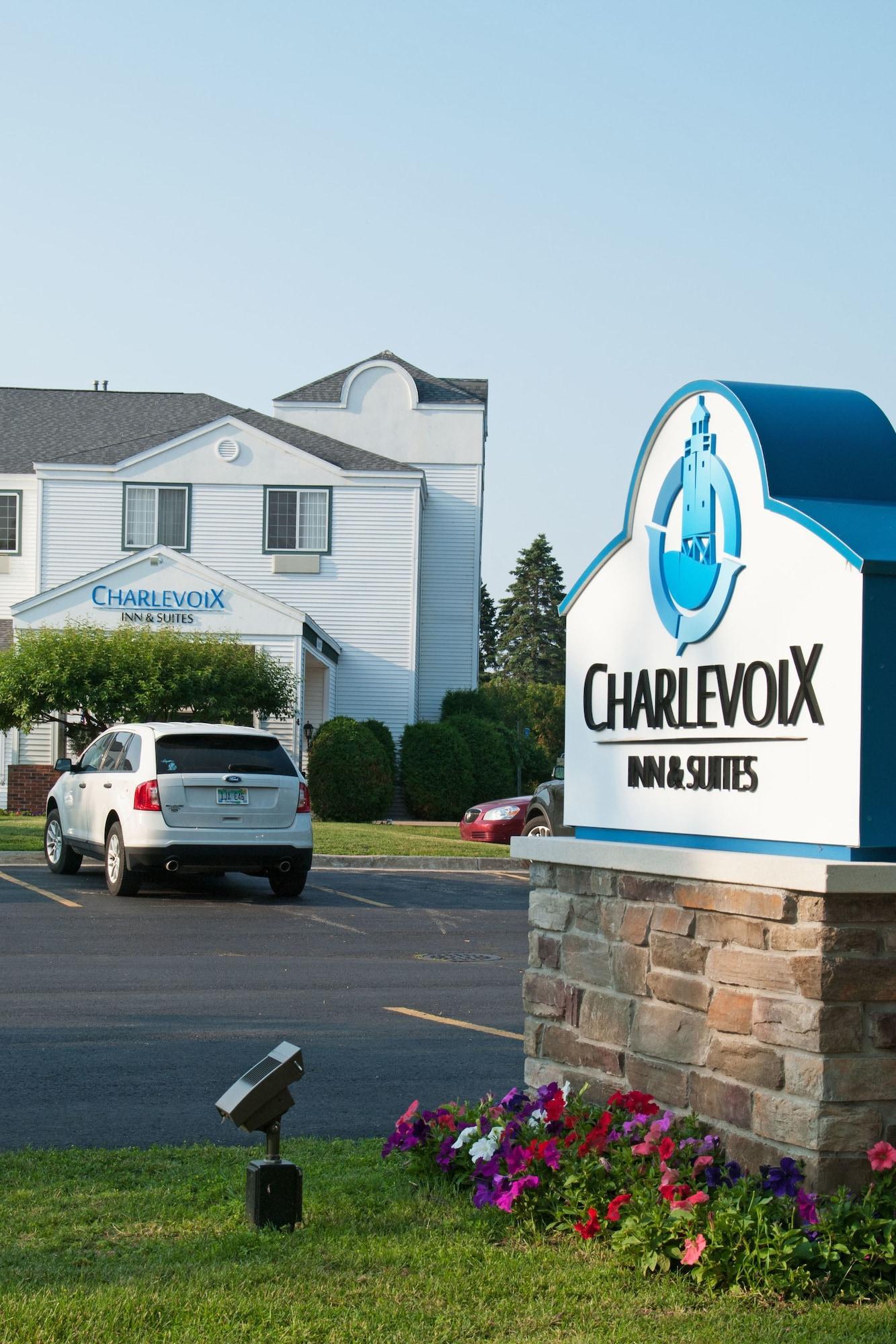 Charlevoix Inn & Suites Surestay Collection By Best Western מראה חיצוני תמונה