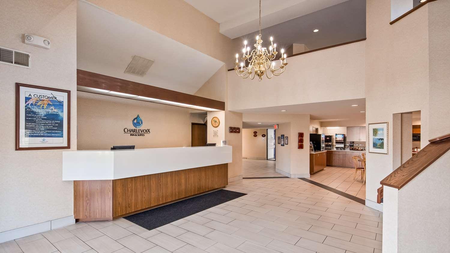 Charlevoix Inn & Suites Surestay Collection By Best Western מראה חיצוני תמונה
